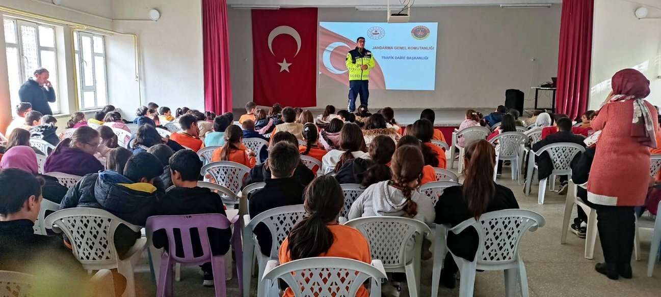 Burdur'da 4 Bine Yakın Araç Denetlendi (2)