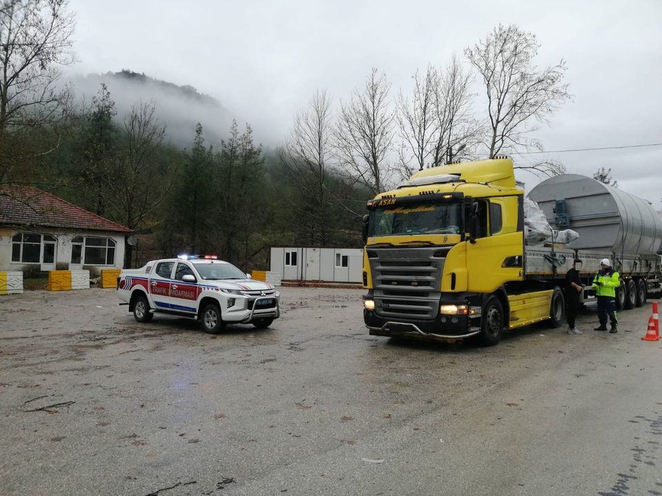 Burdur'da Yeni Yıl Öncesi 4 Bin Araç Denetlendi 2