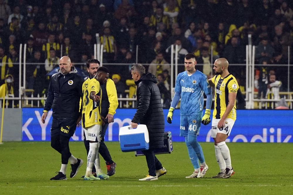 Fenerbahçe'ye 3 Futbolcusundan Kötü Haber