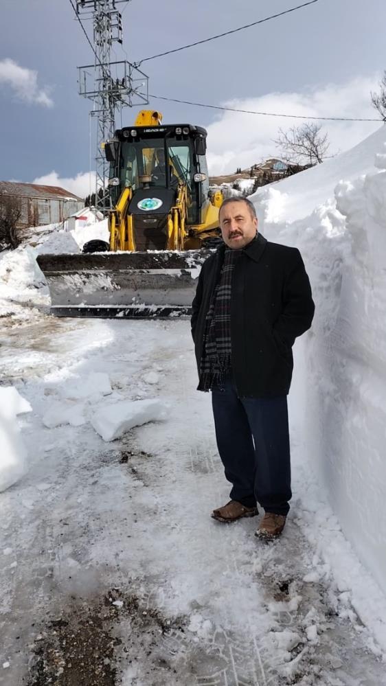 Giresun Kulakkaya Yaylası’nda Kar Kalınlığı 1 Metreyi Buldu