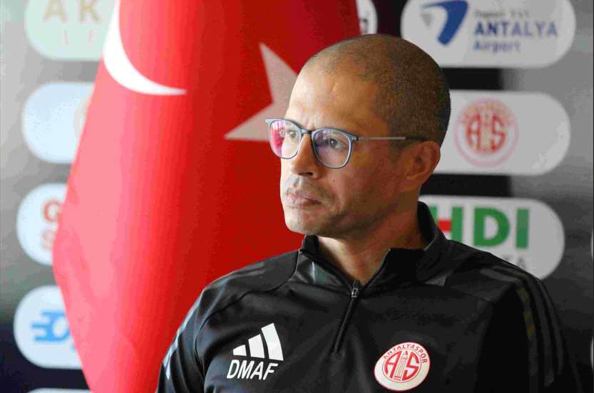 Antalyaspor Teknik Direktörü Alex De Souza Hayalindeki Takımı Açıkladı