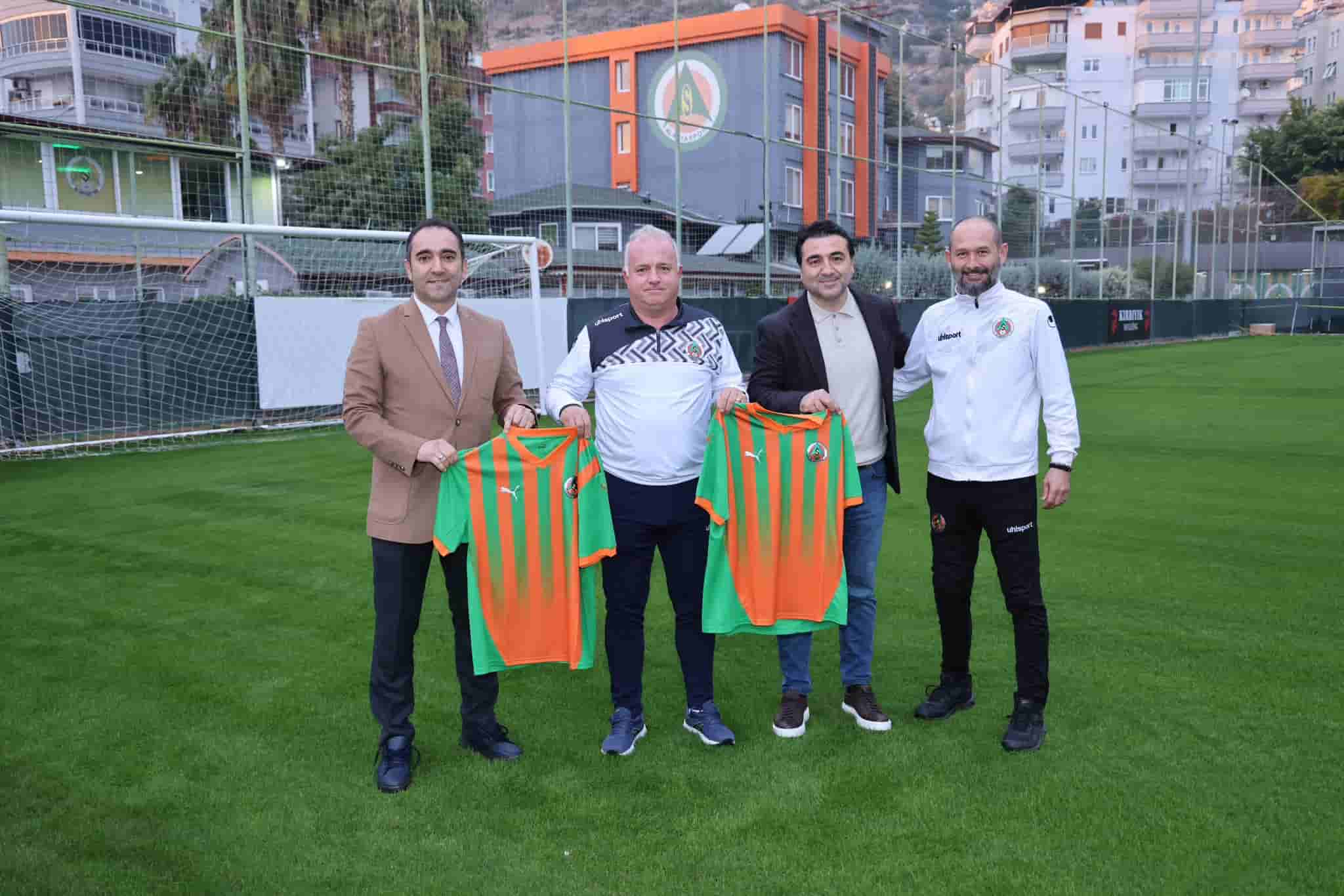 TFF Yetkilileri Antalya’da Kulüpleri Ziyaret Etti