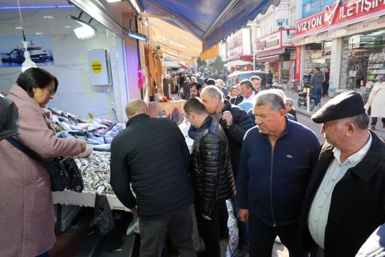 Palamut Sezonu Kapandı Hamsi Tezgahları Doldurdu-1