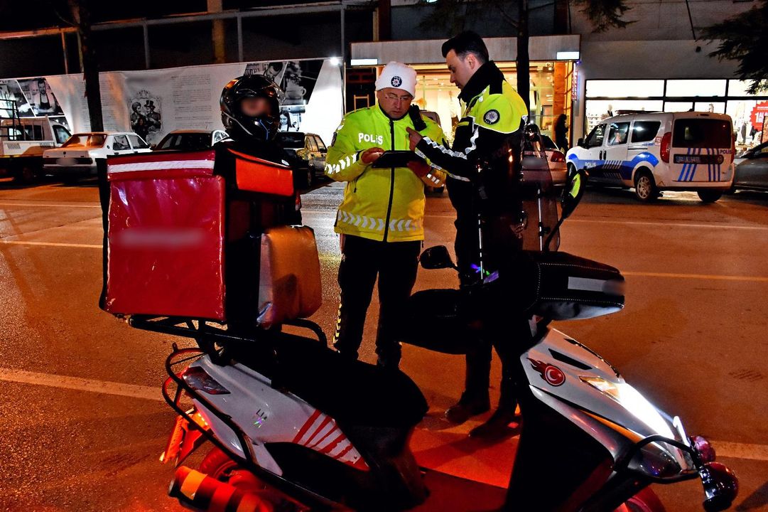 Isparta'da Abartılı Egzoz Ve Modifiyeli Araçlar Denetlendi 2