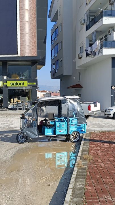 Manavgatta Elektrikli Bisiklet Kaldırıma Çarpıp Devrildi 2