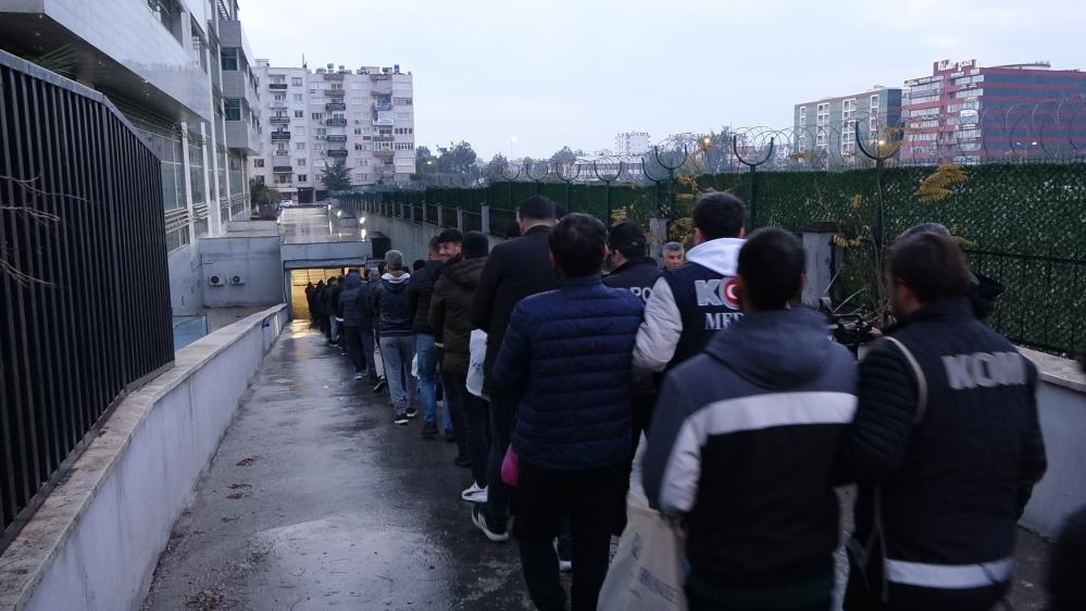 Mersin'de Rüşvet Operasyonunda Aralarında Müdüründe Olduğu 91 Şüpheli Tutuklandı