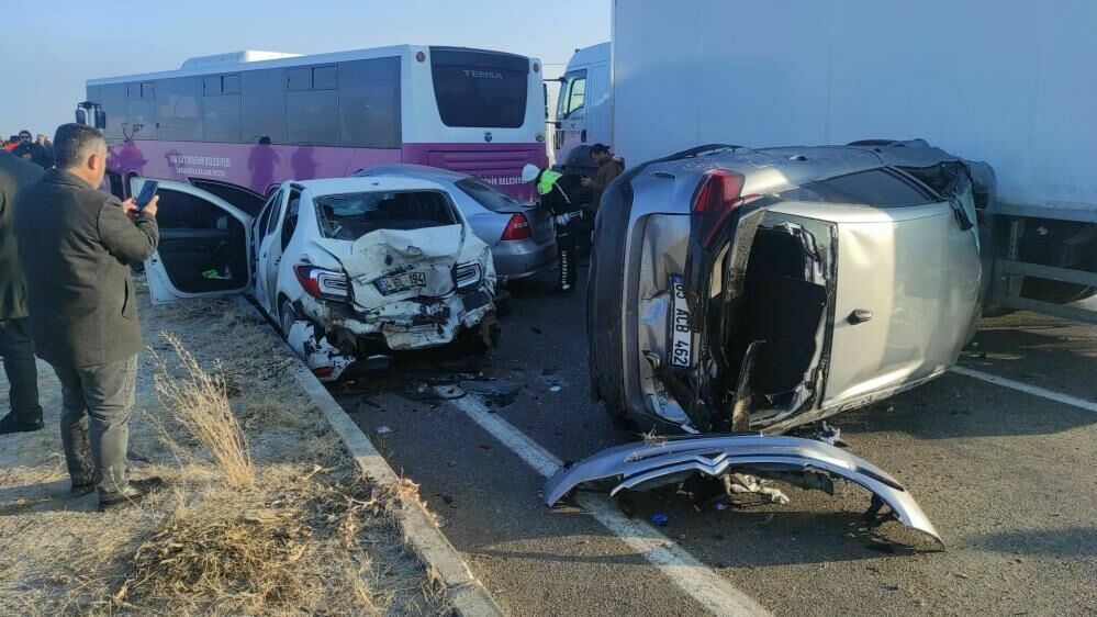 Van'daki Zincirleme Trafik Kazasının Bilancosu Belli Oldu