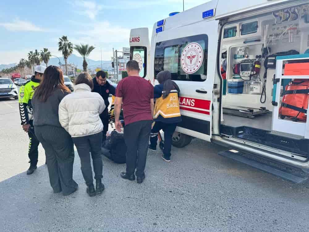 Antalya Gazipaşa’da Okul Servisi ile Motosiklet Çarpıştı: 1 Yaralı