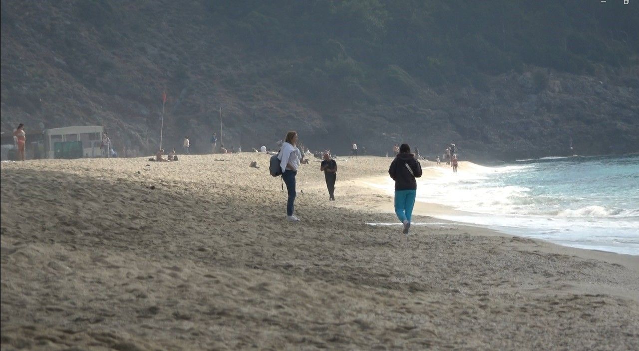 Alanya'da Turistler Ocak Ayında Denize Girdi  2