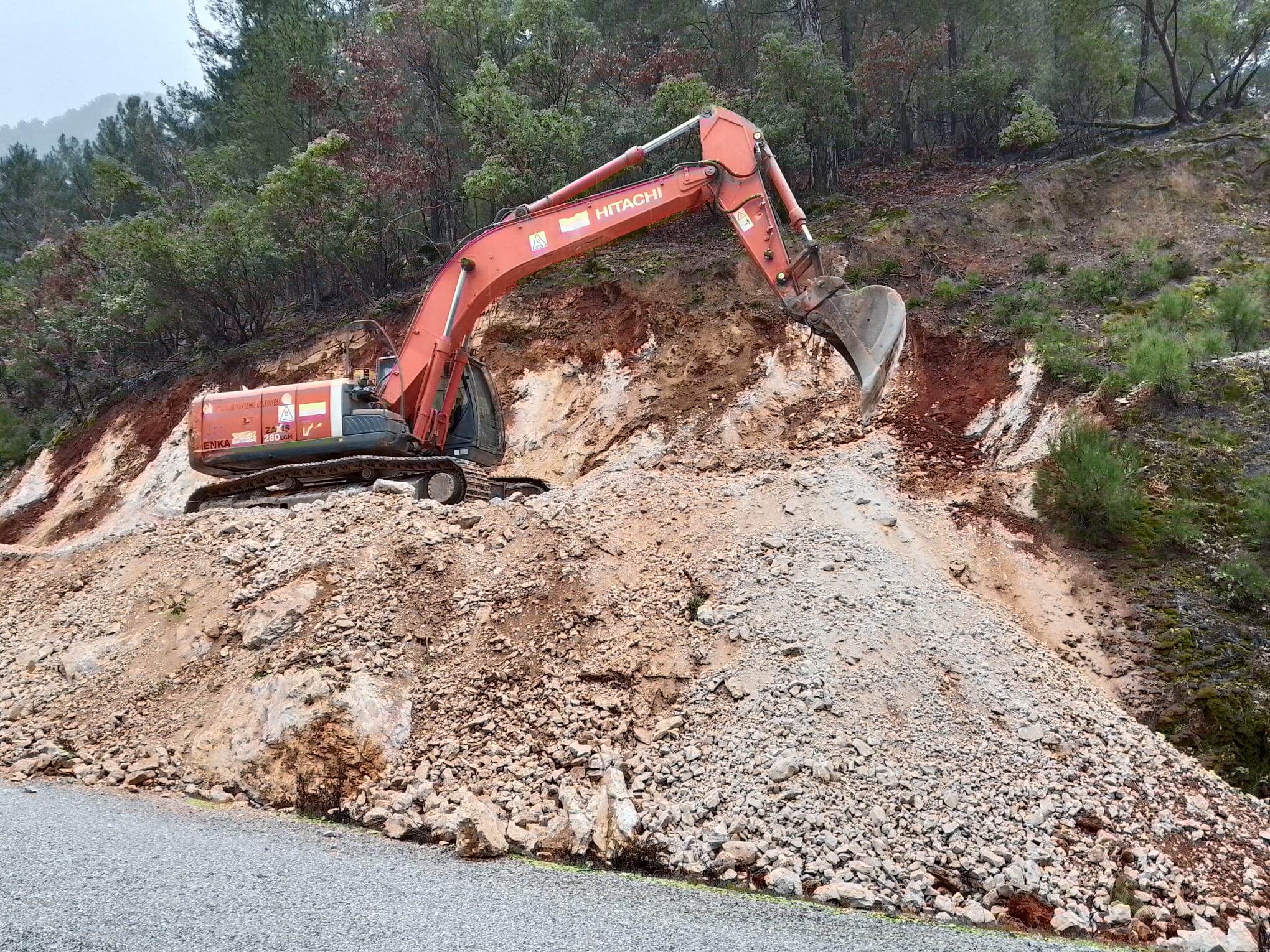 Alanya'da Yollarda Kış Bakım Çalışmaları Devam Ediyor