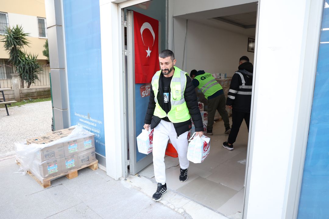 Antalya Büyükşehir'den Binlerce Çocuğa Süt Ve Mama Desteği 1