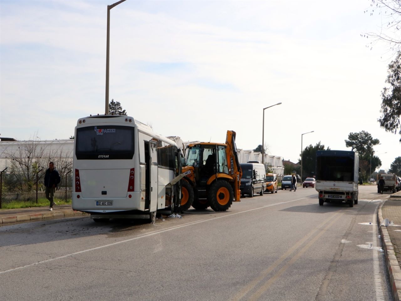 Antalya'da 23 Kişinin Yaralandığı Kazada Midibüs Şoförü Tutuklandı