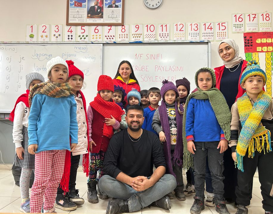 Antalyalı Gönüllüler Hataylı Depremzede Çocuklara Umut Oldu 2