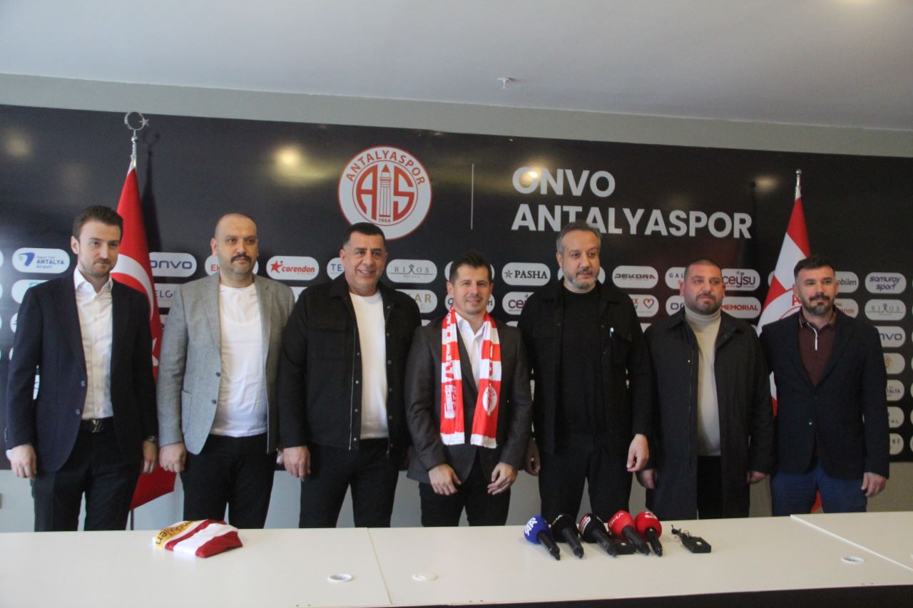 Antalyaspor'a İmza Atan Belözoğlu İddialı Konuştu