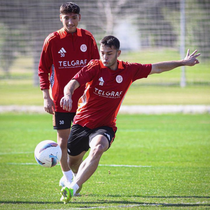 Antalyaspor'da Emre Belözoğlu İlk 3 Puanı İstiyor 2