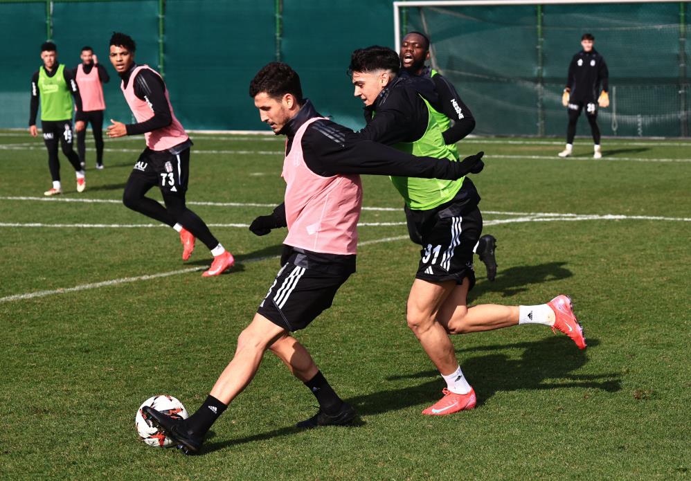 Beşiktaş'ta Yeni Hoca Solskjaer İlk Antrenmanına Çıktı