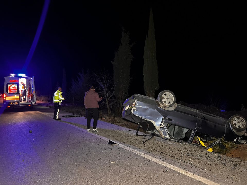 Burdur Bucak'ta Gizli Buzlanma Kazası! Araç Taklalar Attı  2