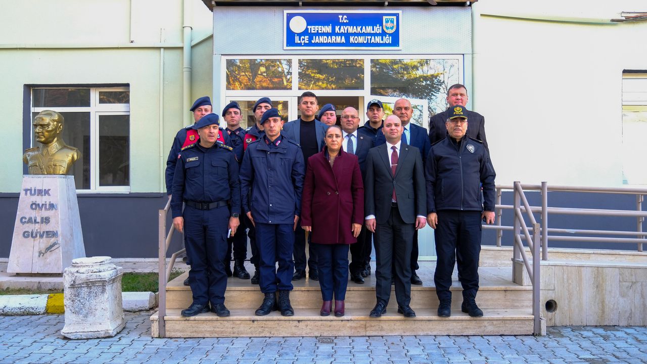 Burdur Valisi 12. Sınıf Öğrencisinin Evine Konuk Oldu 5