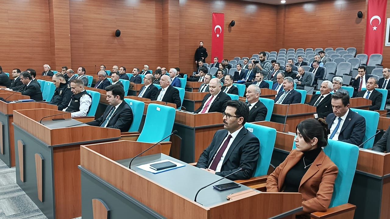 Burdur Valisi'nden Kamu Müdürlerine Tasarruf Uyarısı 2