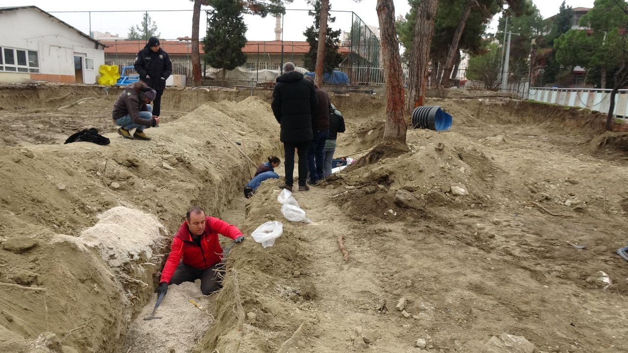 Burdur'da Bulunan İnsan Kemiklerinin Sırrı Ne Akademisyenler Bölgede  2