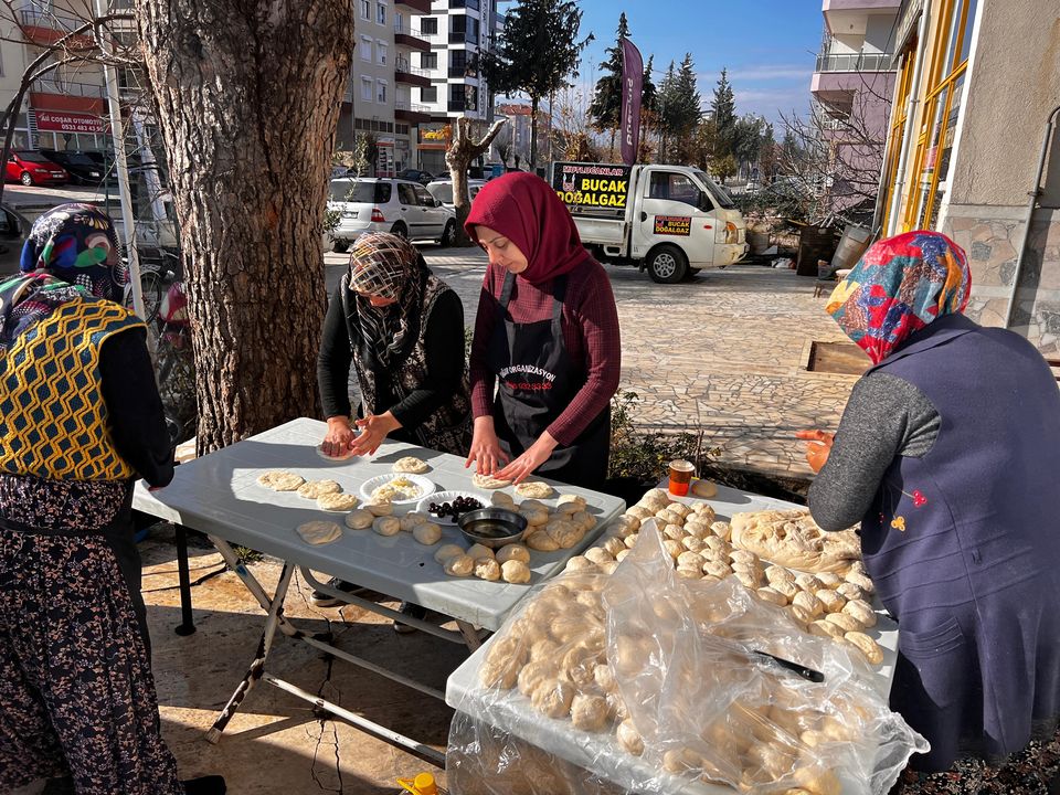 Burdurlu Esnaf Ferdi Tayfur Adına Hayır Dağıttı 2