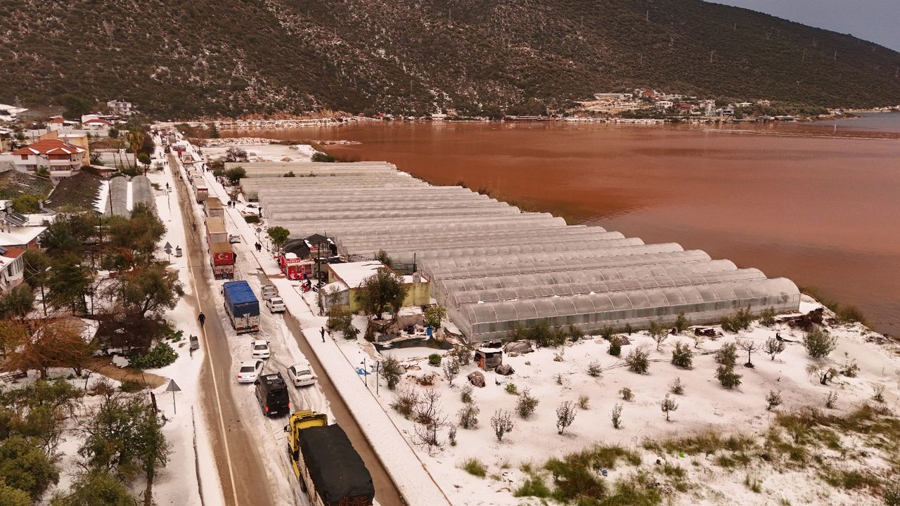 Demre'de Şiddetli Dolu Ve Sel! Seralar Büyük Zarar Gördü 3