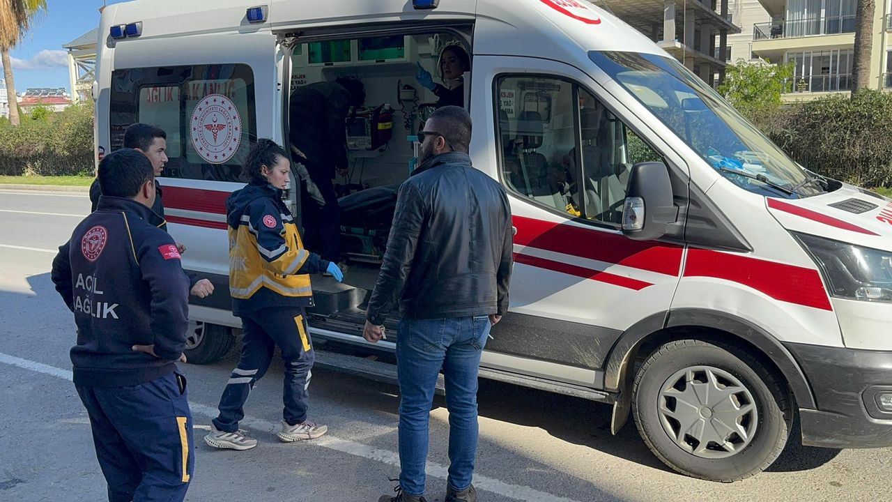 Gazipaşa'da Dişlerini Yaptıramayınca Çatıya Çıkan Kişi Polisten Söz Aldı 3