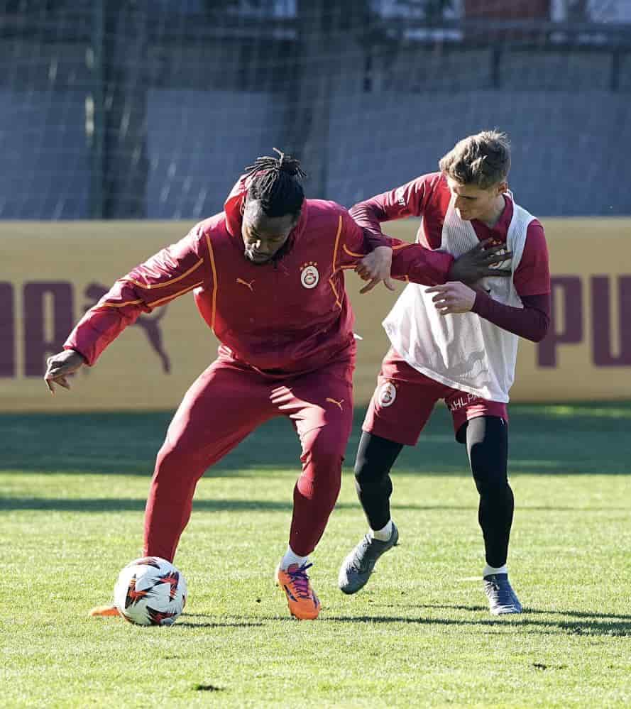 Galatasaray'da Dinamo Kiev Mesaisi Başladı