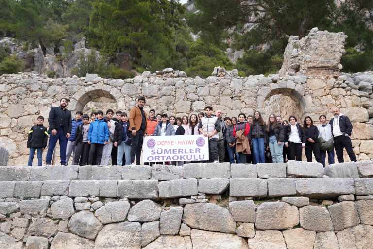 Finike Belediyesi Hataylı Öğrencileri Misafir Etti