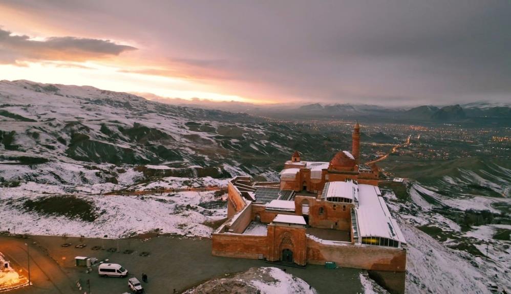 İshak Paşa Sarayı 2024'te Turist Akınına Uğradı