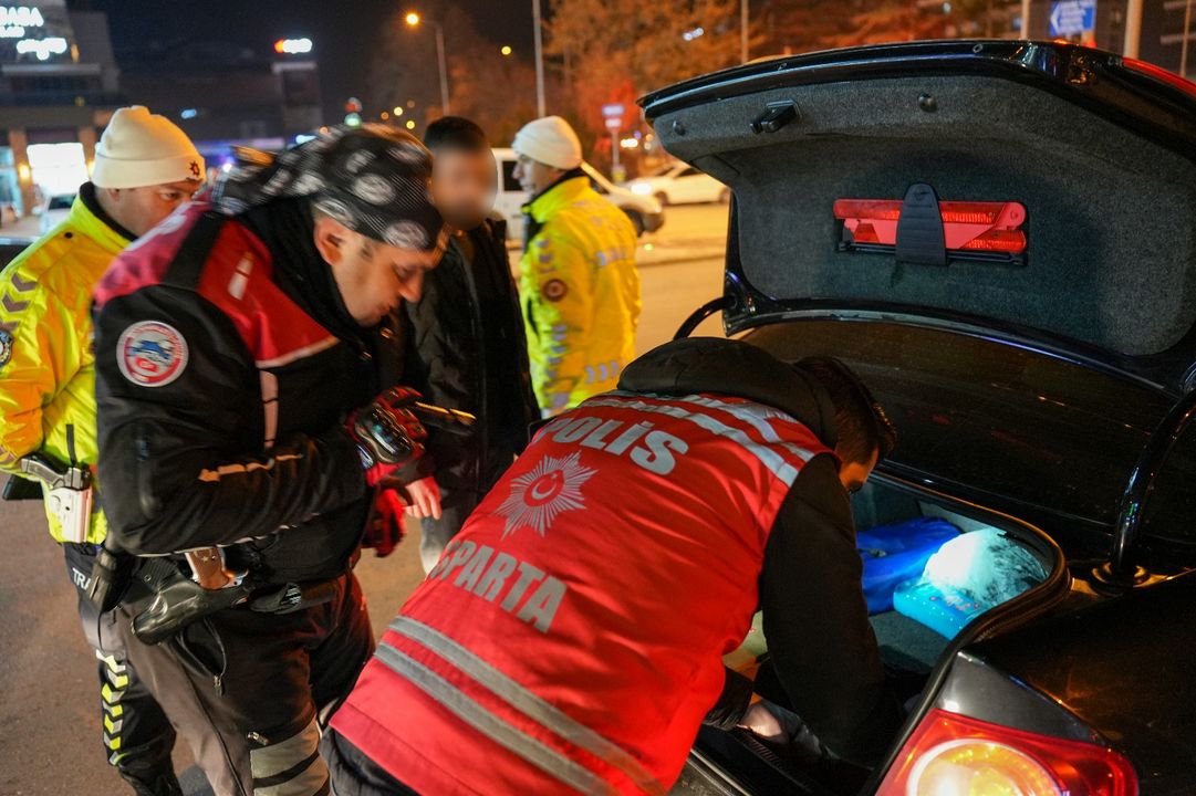 Isparta'da 1 Saatte 7 Araç Trafikten Men Edildi 3