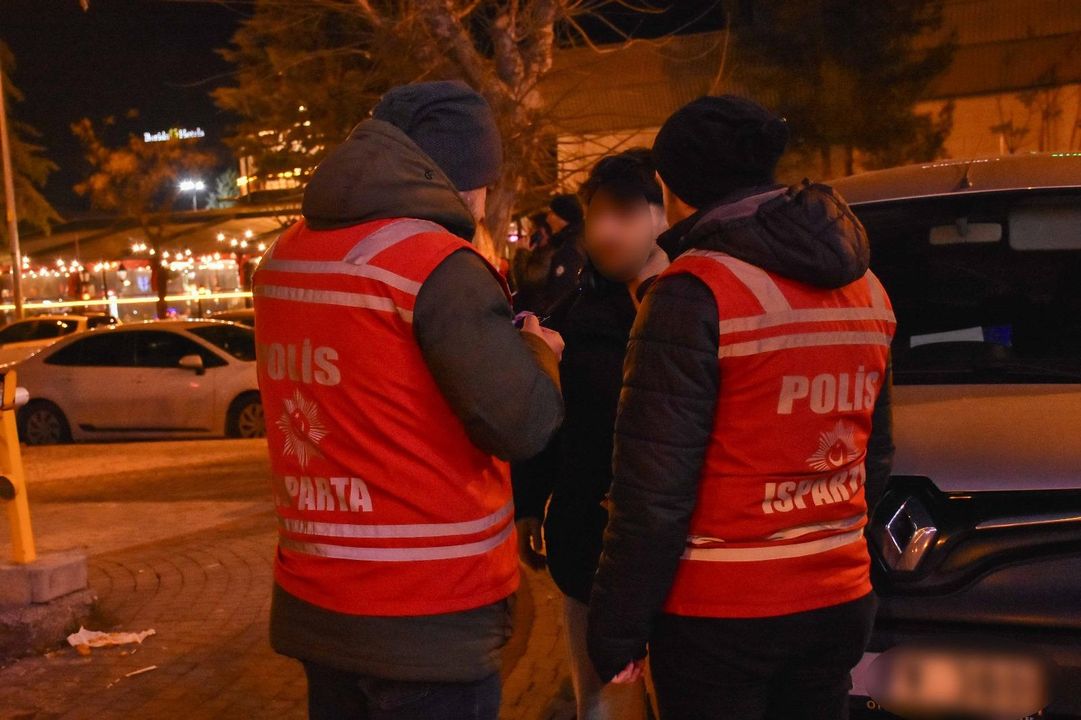 Isparta'da 24 Saatte 2 Binden Fazla Araç Kontrolden Geçti 3