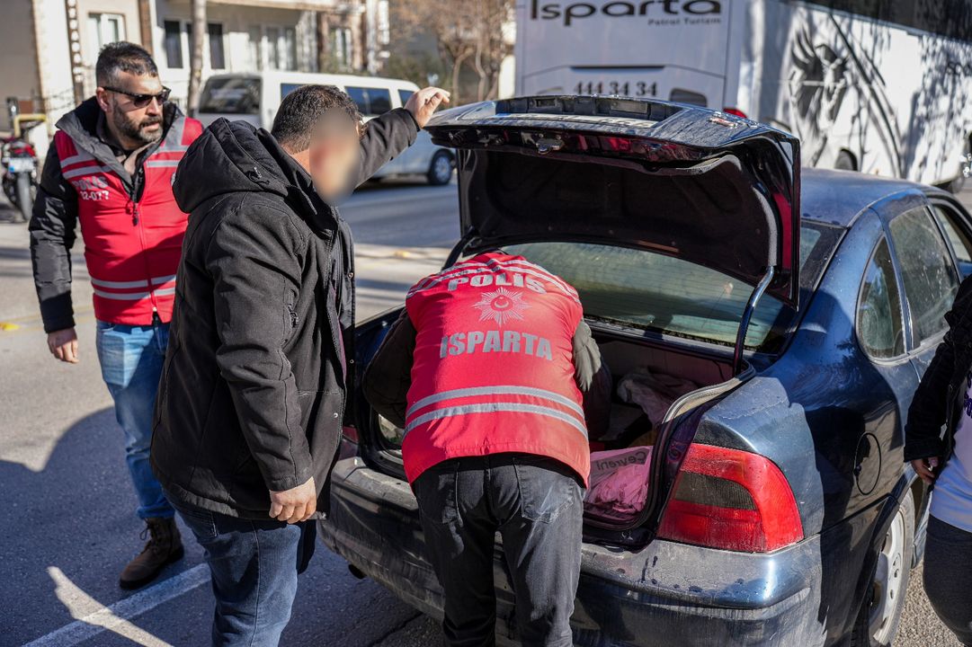 Isparta'da Saatlik Narkoalan Denetimleri Yapıldı 2