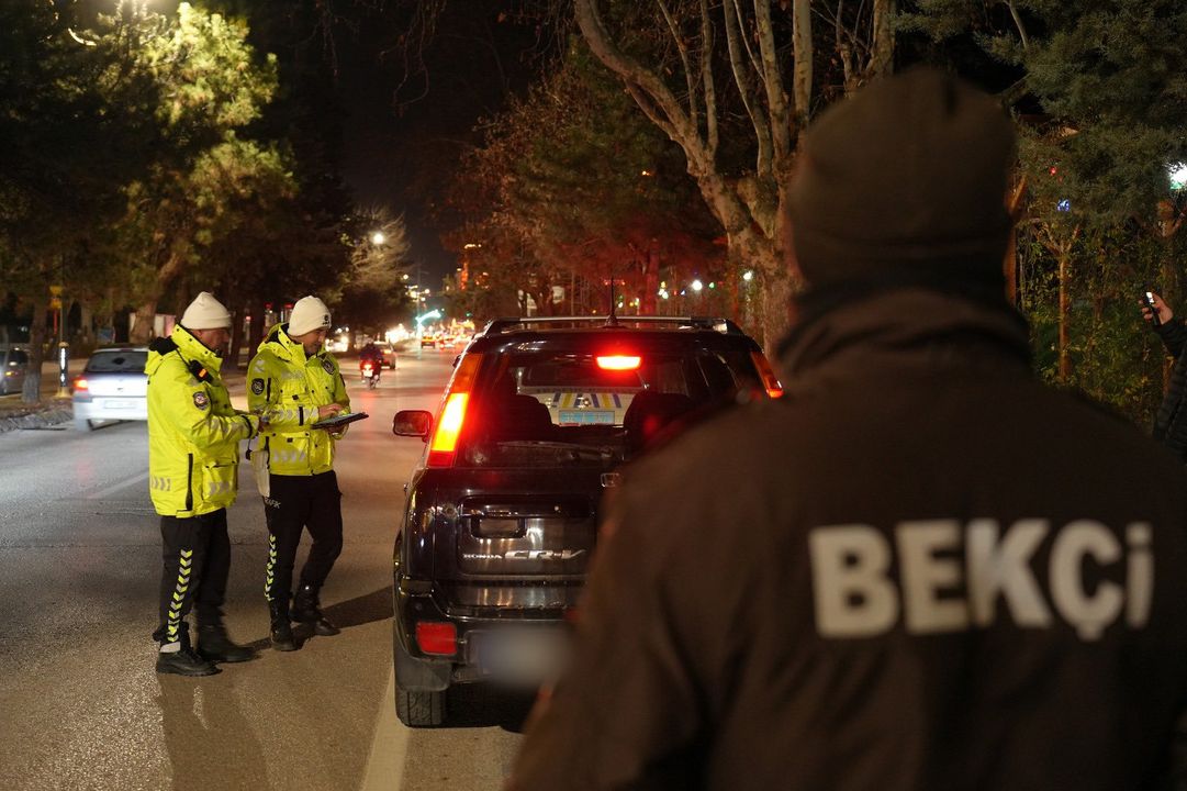 Isparta'da Yılbaşında 2 Binden Fazla Araç Denetlendi 3