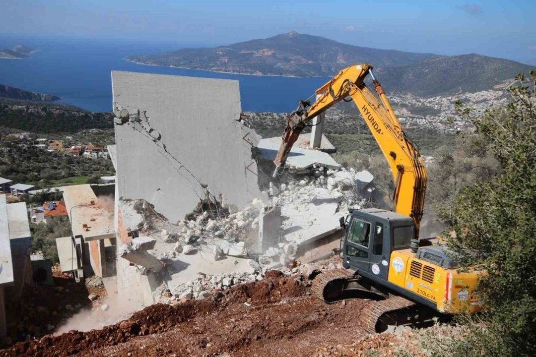 Kaş'ta 3 Bin 495 Kaçak Villanın Yıkım İhalesi Yine Düştü 2