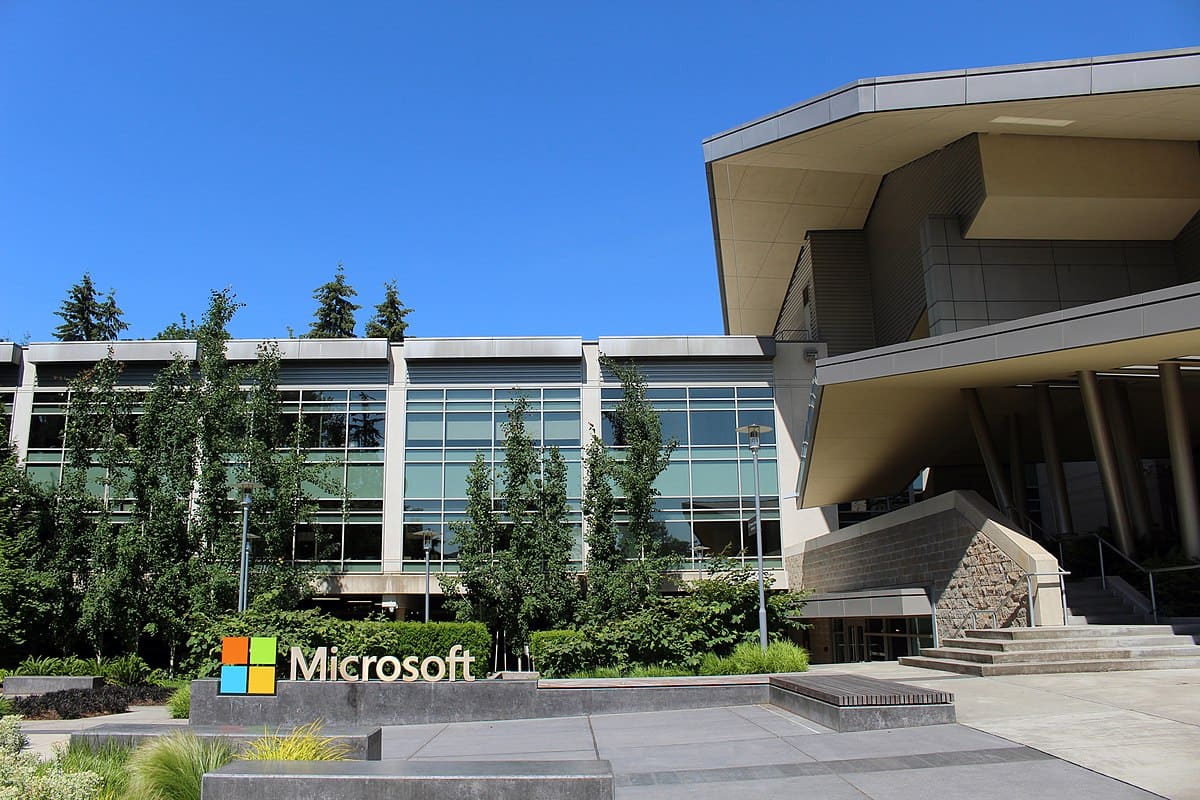 Microsoft 2025'te Yapay Zeka İçin Milyar Dolarlar Harcayacak