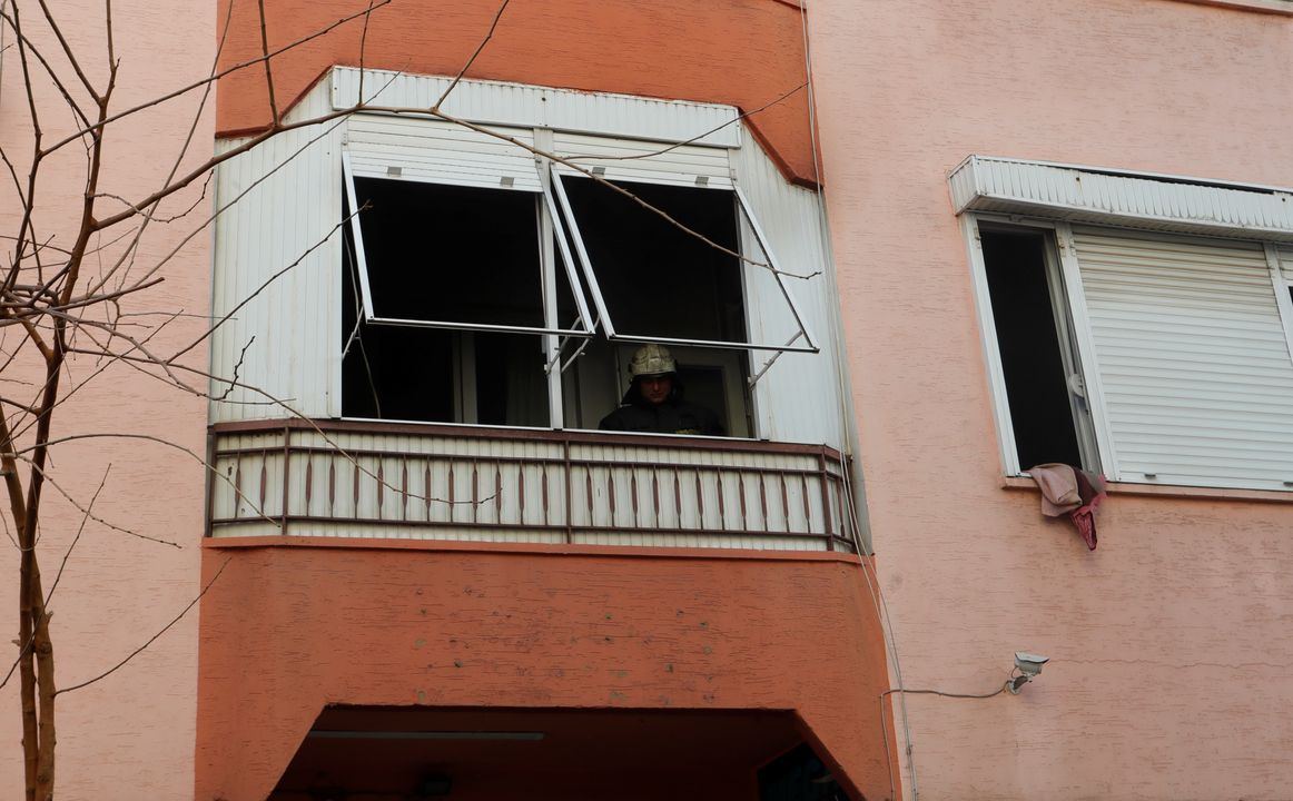 Muratpaşa'da Patlama Sesi Mahalleliyi Sokağa Döktü 2