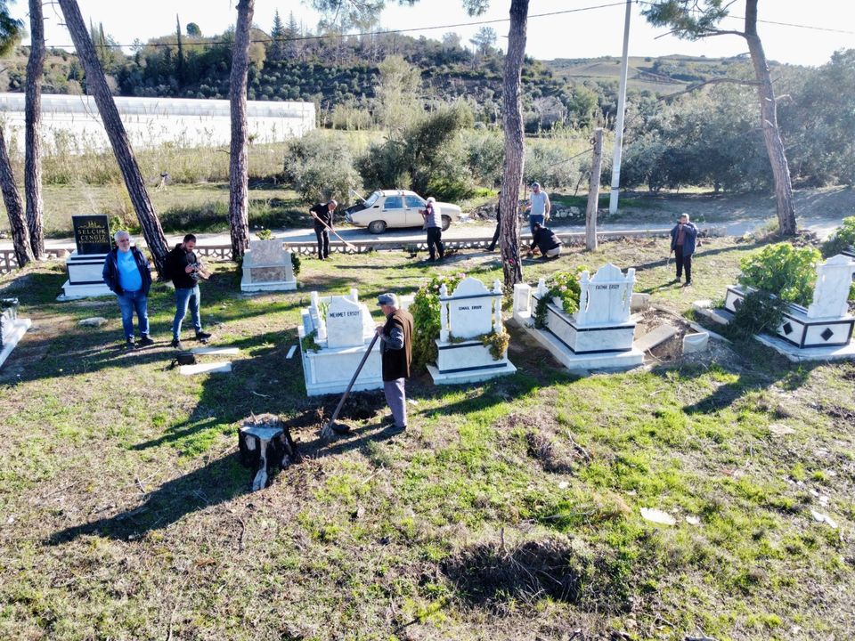 O Mezarlık Büyük Manavgat Yangınında Küle Dönmüştü! İmece Usulü Ağaçlandırıldı  5