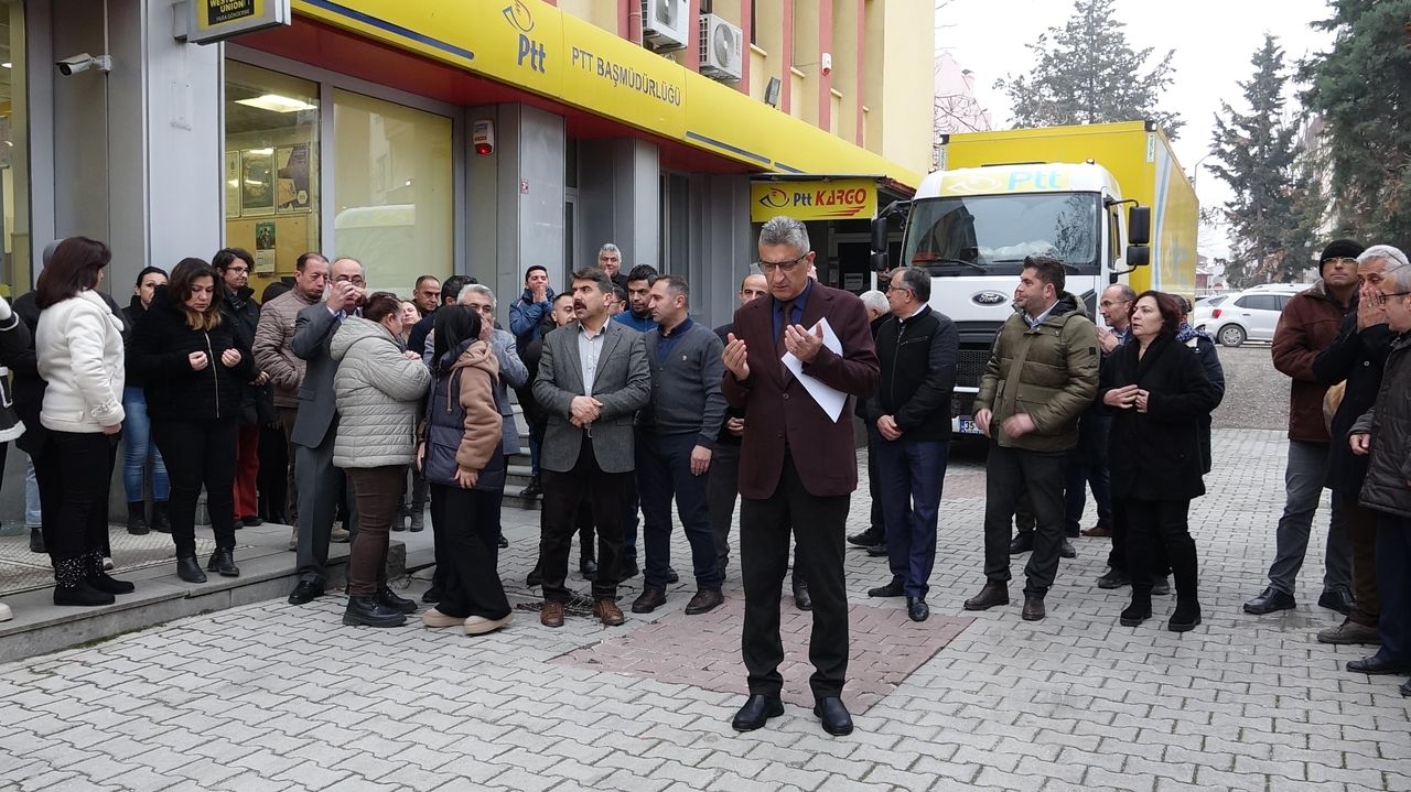 Ptt Çalışanlarının Öldrülmesi Burdur'da Protesto Edildi  2