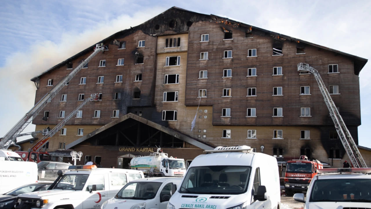 Tanju Özcan'dan Otel Yangınıyla İlgili Şok Açıklamalar!