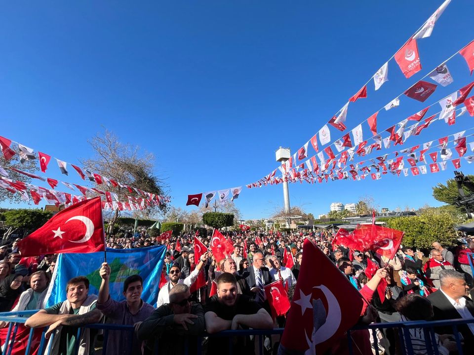 Ümit Özdağ Antalya'da Teğmenleri İhraç Etmek Apo'yu Çıkarmak İstiyorlar 2