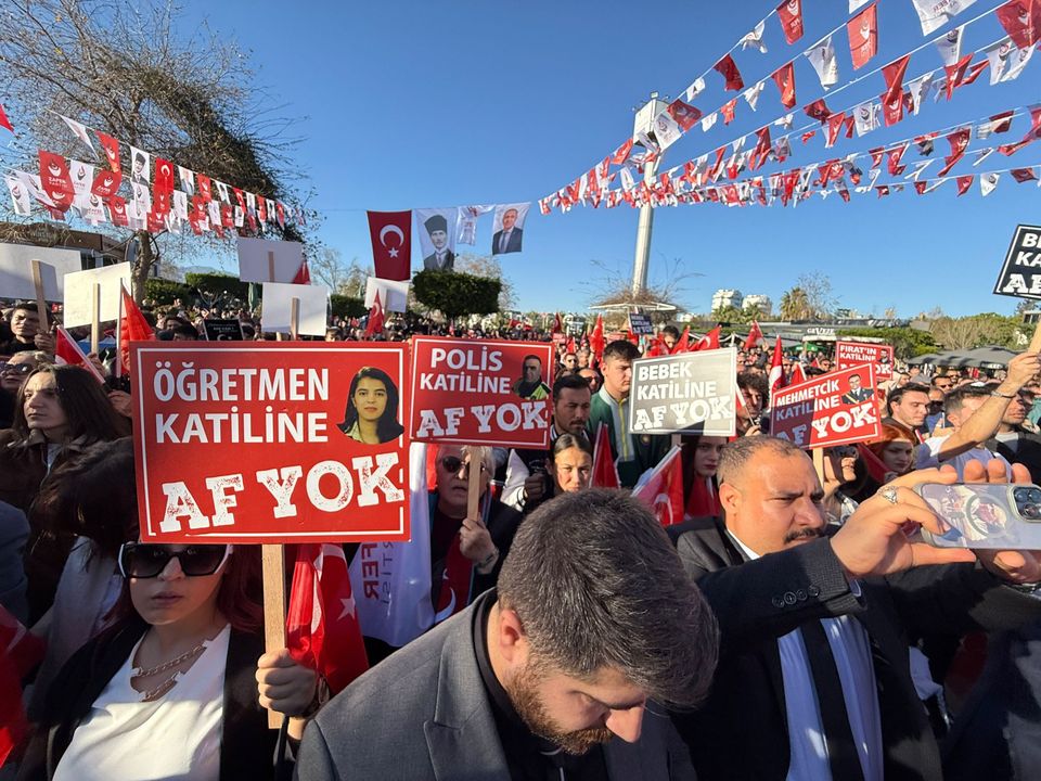 Ümit Özdağ Antalya'da Teğmenleri İhraç Etmek Apo'yu Çıkarmak İstiyorlar 5