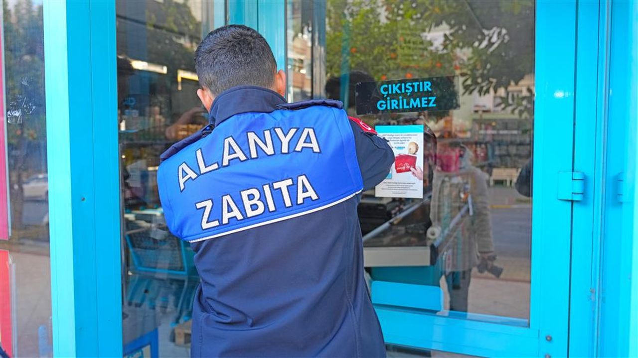 Alanya'da 3 Harfli Zincir Marketlere Mühür! Tarihi Geçmiş Bebek Maması Sattılar 2