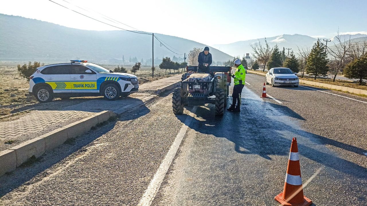 Antalya'da 15 Bin 49 Sürücüye Ceza Kesildi! Trafikte Hıza Ceza Yağdı  3