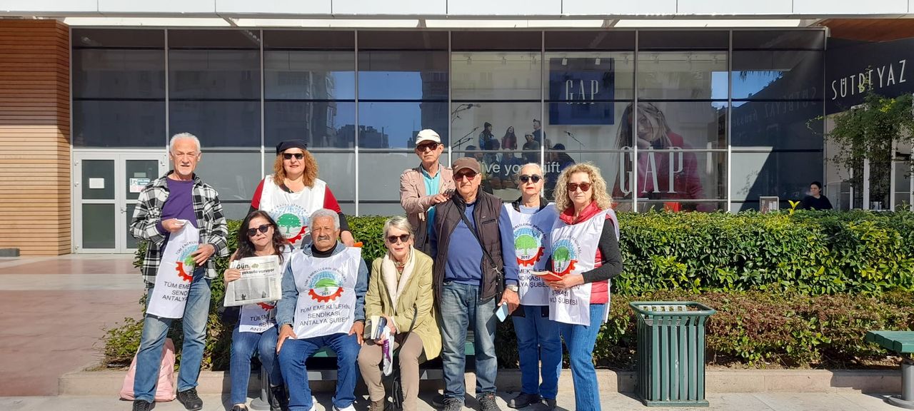 Antalya'da Emekliler Isınmak Için Tramvay Ve Avm'lere Gidiyor! Tüm Emekli Sen'den Çağrı 1