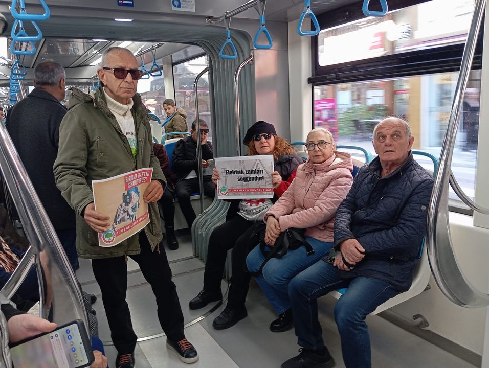 Antalya'da Emekliler Isınmak Için Tramvay Ve Avm'lere Gidiyor! Tüm Emekli Sen'den Çağrı 4