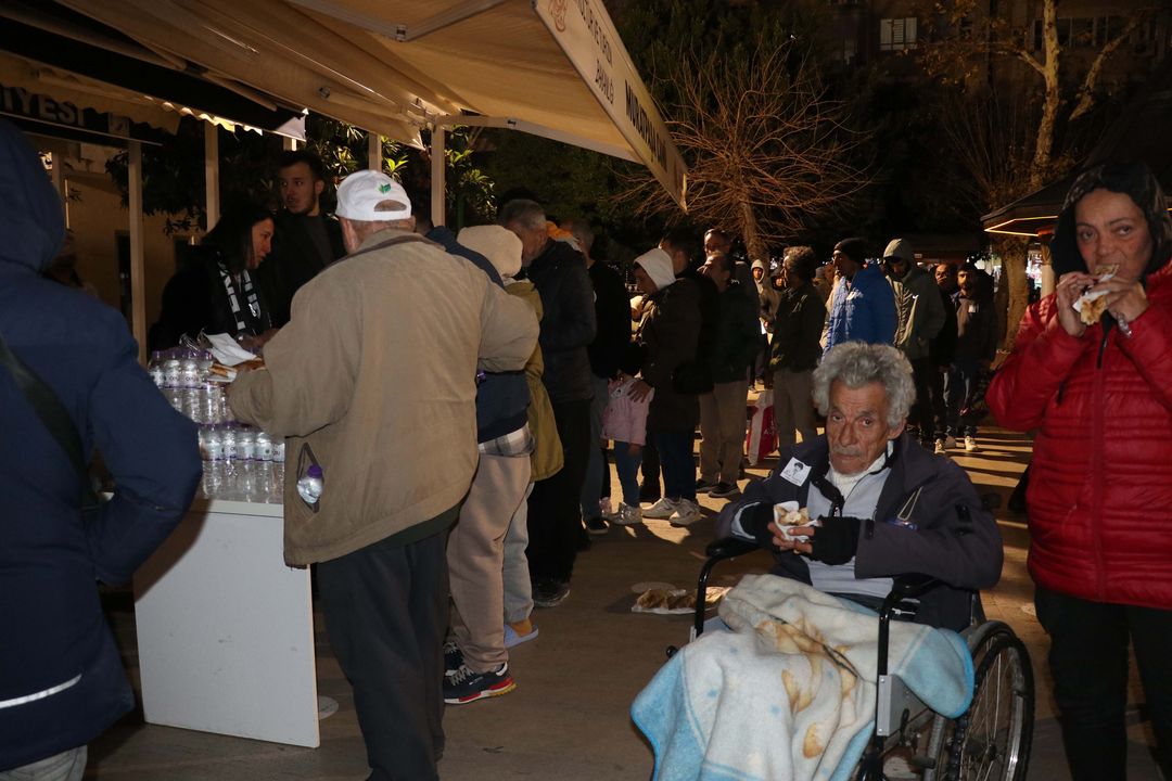 Antalya'da Hayranları Ferdi Tayfur İçin Mevlit Okuttu 2