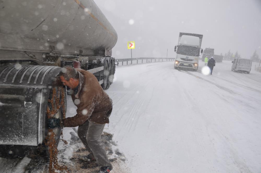 Antalya'da Kar Yağışı Etkili Olmaya Başladı