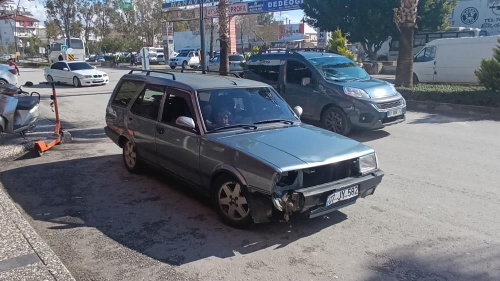 Antalya'da Kaza Yapan Motosiklet Plakasız Çıktı! Ceza Yedi