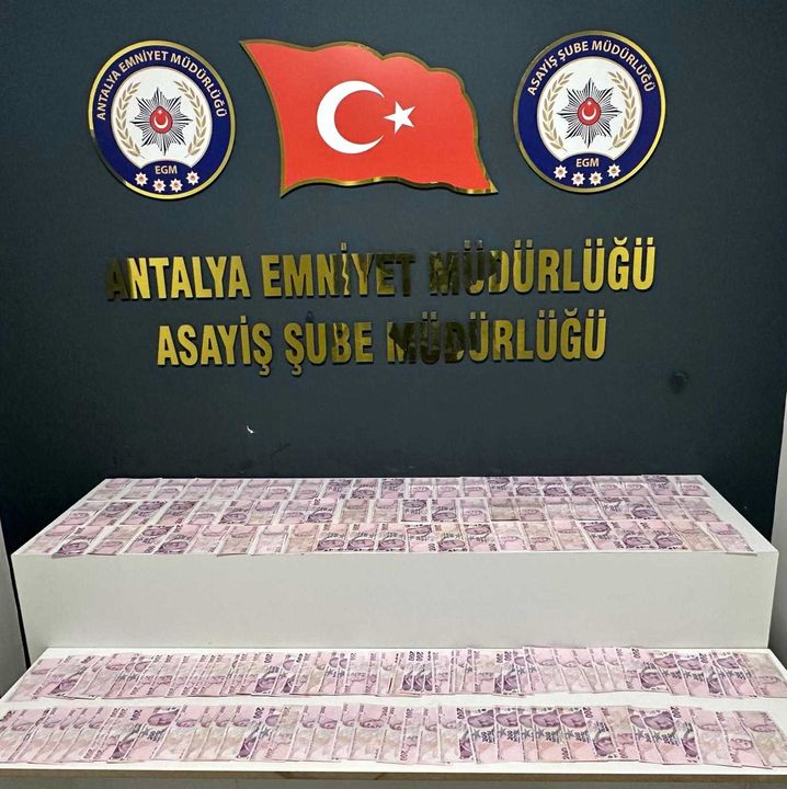 Antalya'da 'Polisim' Dedi 4 Arsasını Sattırdı 32 Milyon Tl'lik Vurgun 2